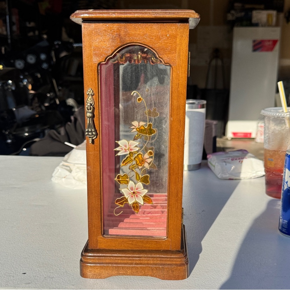 Elegant Wooden Jewelry Box with Floral Design